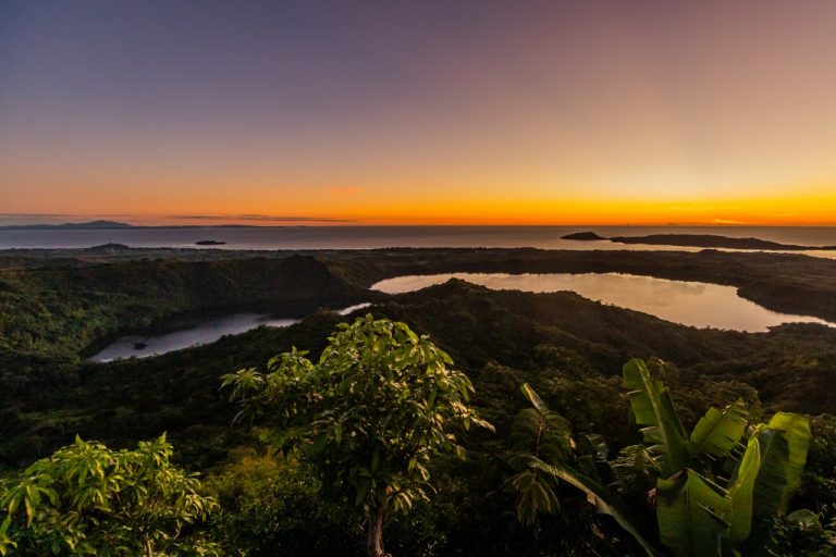 Vista da Mont Passot al tramonto, la collina più alta di Nosy Be che fa parte del nostro tour di Nosy Be "Immersione Culturale"